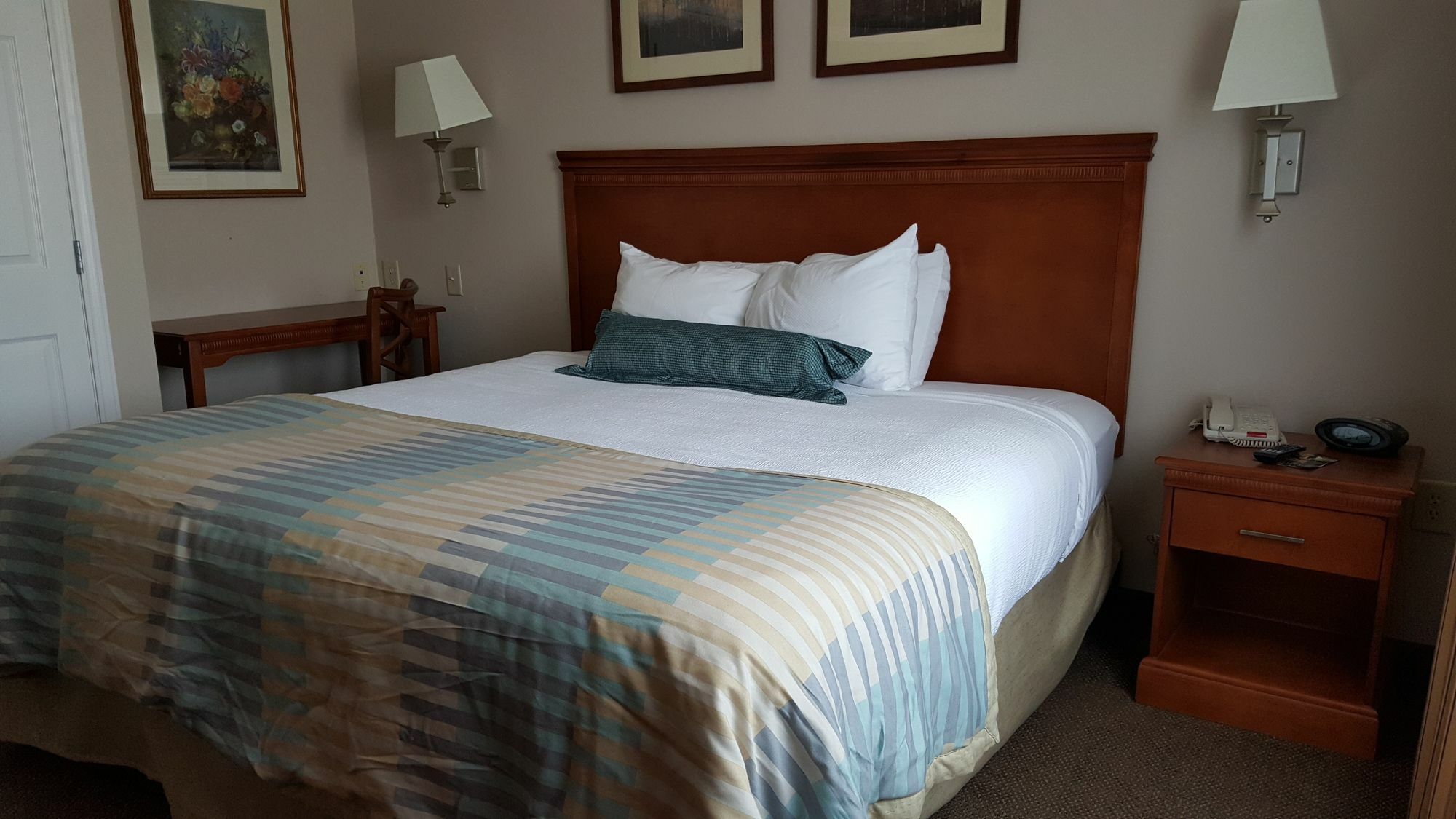 แคนเดิ้ลวูด สวีท ฮอตสปริงส์ Hotel ภายนอก รูปภาพ