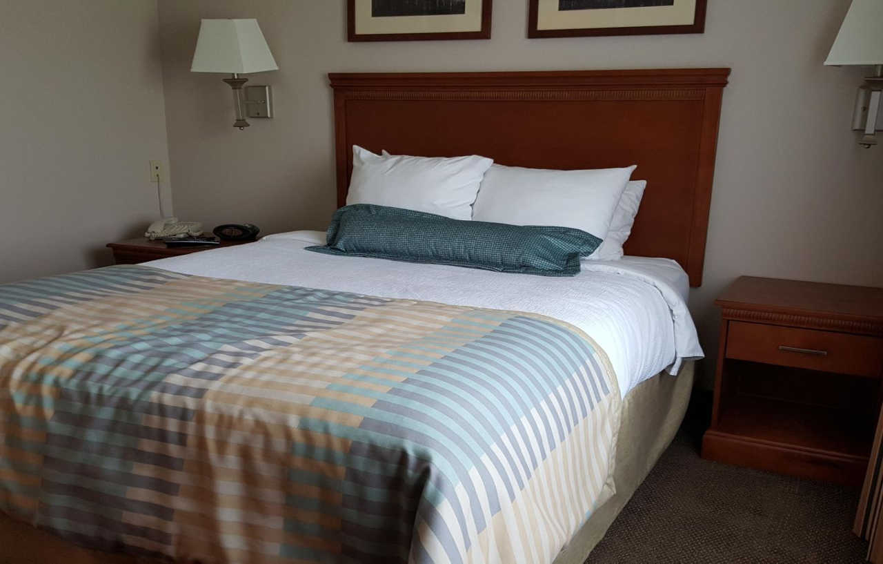 แคนเดิ้ลวูด สวีท ฮอตสปริงส์ Hotel ภายนอก รูปภาพ